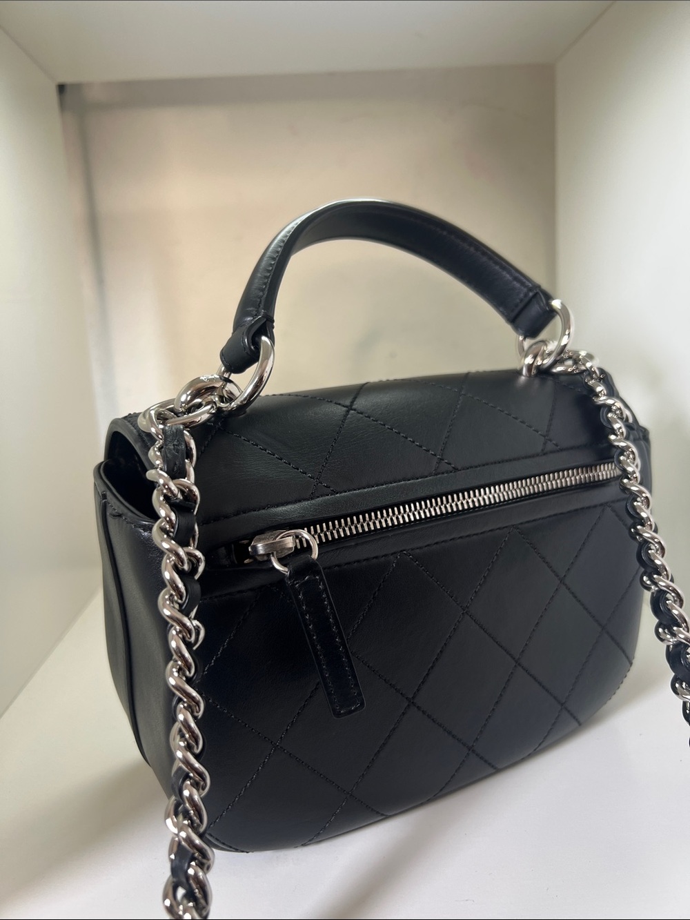 CHANEL Calfskin Black Top Handle Chanel Ring My Bag flap Quilted crossbody - Picture 9 of 17